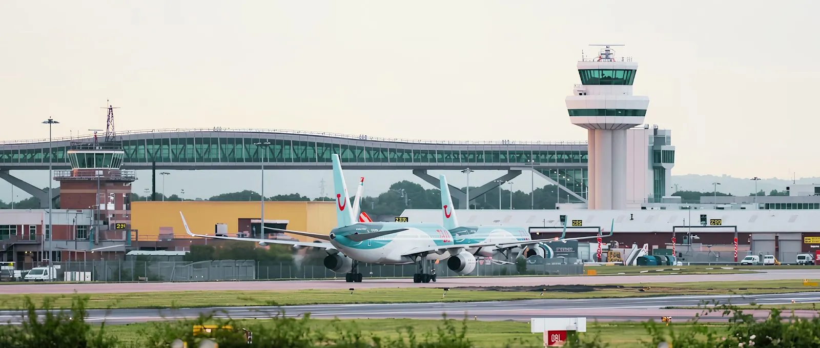 Gatwick Airport transfer service photo 3
